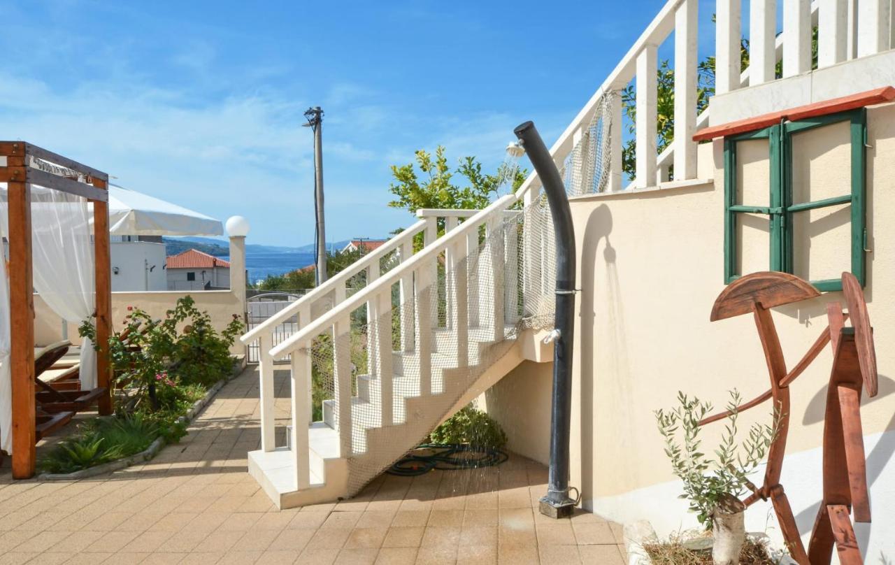 Apartments Santo Trogir - Okrug Gornji Exterior photo