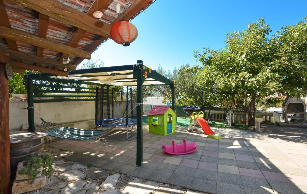 Apartments Santo Trogir - Okrug Gornji Exterior photo