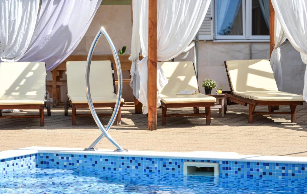 Apartments Santo Trogir - Okrug Gornji Exterior photo