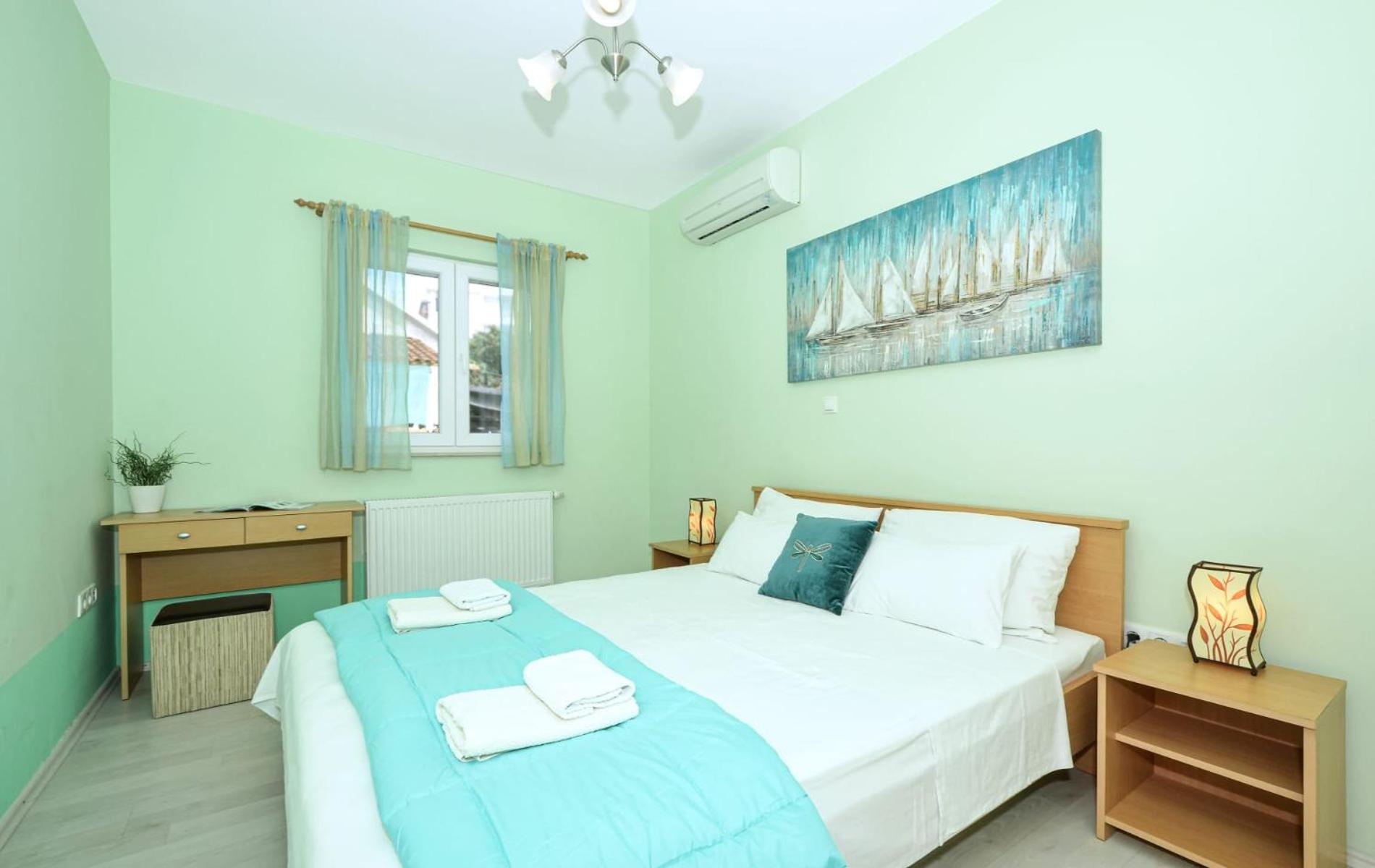 Apartments Santo Trogir - Okrug Gornji Exterior photo